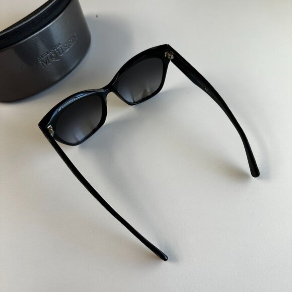 Alexander McQueen Textured Cateye Sunglasses - Picture 6 of 6